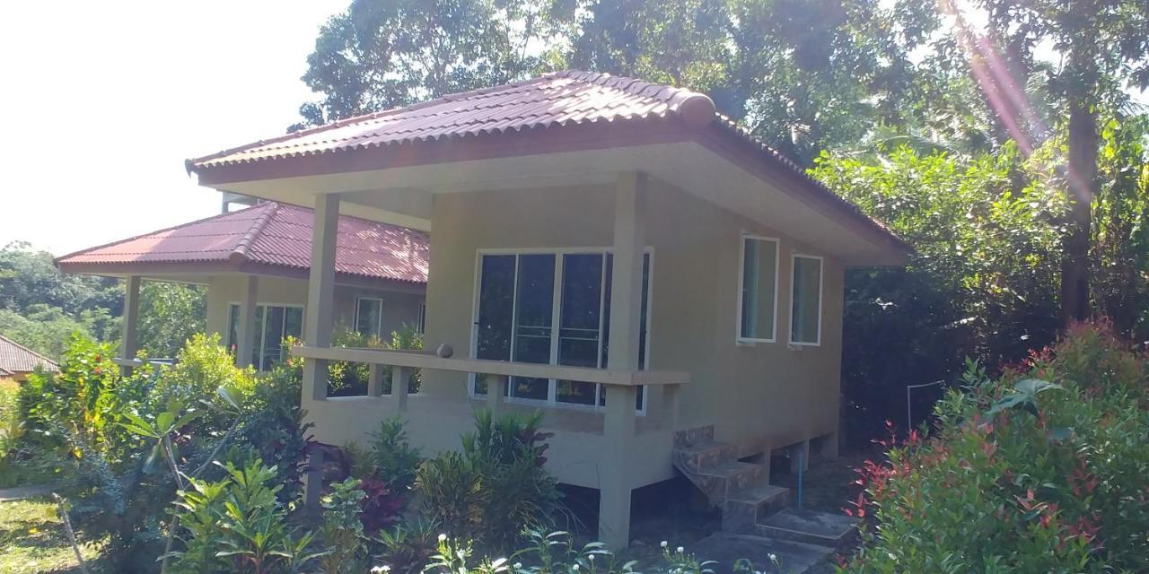 Baansukjai Bungalows Ranong Exterior photo